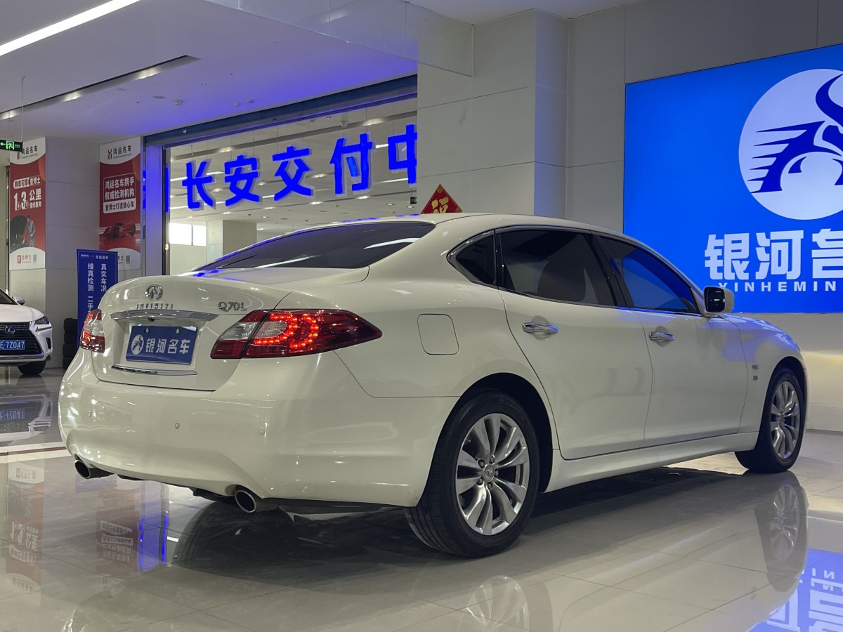 2014年10月英菲尼迪 Q70  2013款 Q70L 2.5L 舒適版