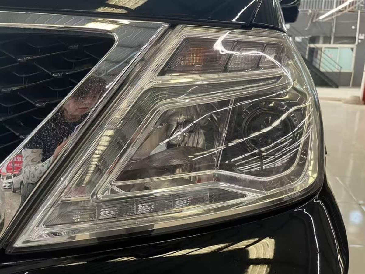 日產(chǎn) 途樂(lè)  2018款 4.0L 領(lǐng)英型圖片