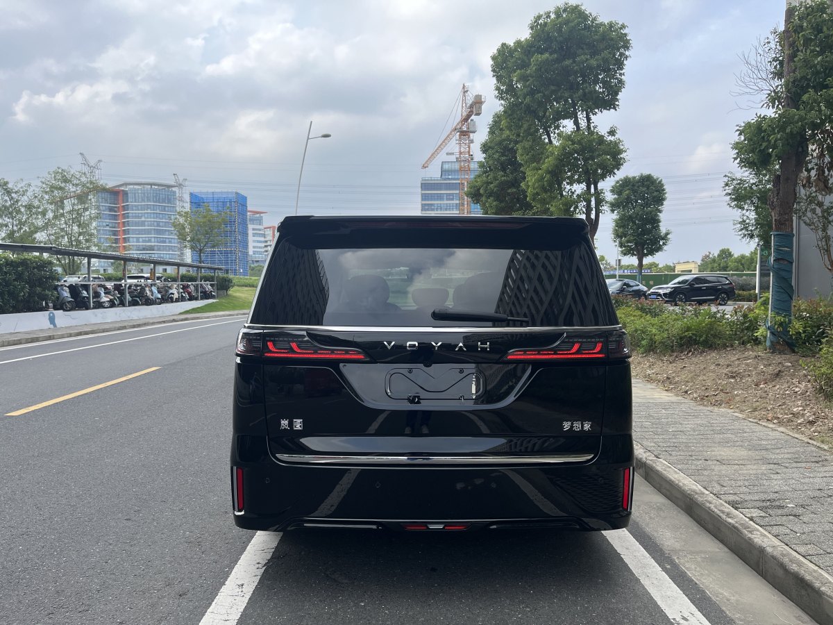 2024年10月嵐圖 夢想家  2024款 PHEV 超長續(xù)航旗艦版