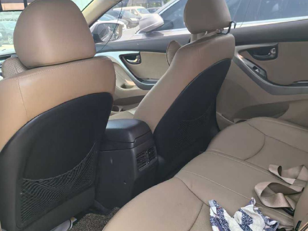 現(xiàn)代 朗動  2013款 1.6L 自動領(lǐng)先型圖片