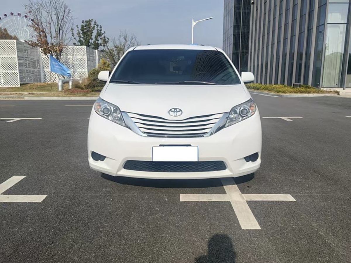 豐田 塞納  2015款 3.5L 兩驅(qū)LE圖片