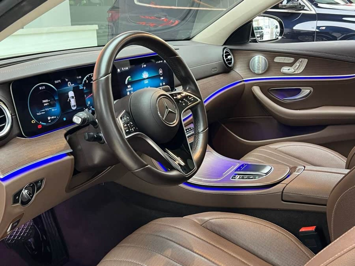 奔馳 奔馳E級(jí)  2021款 改款 E 300 L 尊貴型圖片