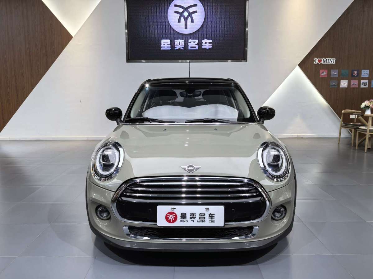 MINI MINI  2019款 1.5T COOPER 藝術(shù)家 五門版圖片