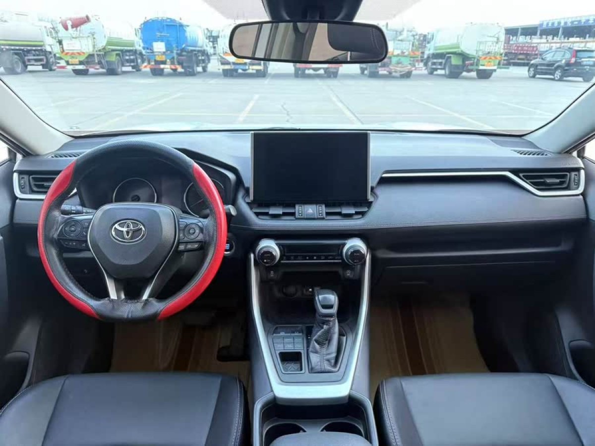 豐田 威蘭達(dá)  2022款 2.0L CVT兩驅(qū)豪華版圖片