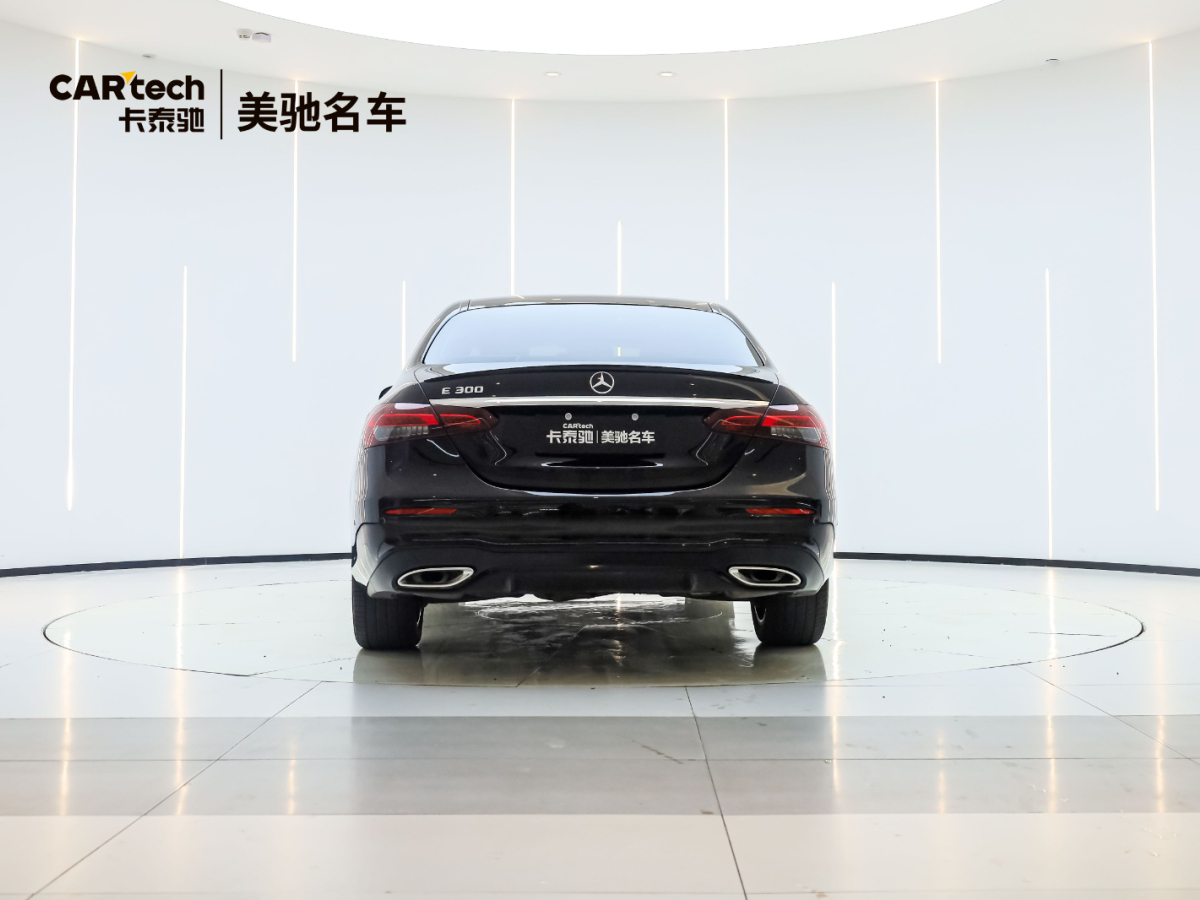 奔馳 奔馳E級(jí)  2023款 E 300 轎跑車圖片