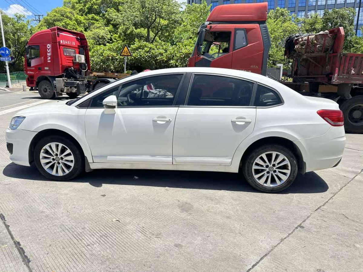 雪鐵龍 世嘉  2014款 VTS版 1.6L 自動(dòng)品尚型圖片