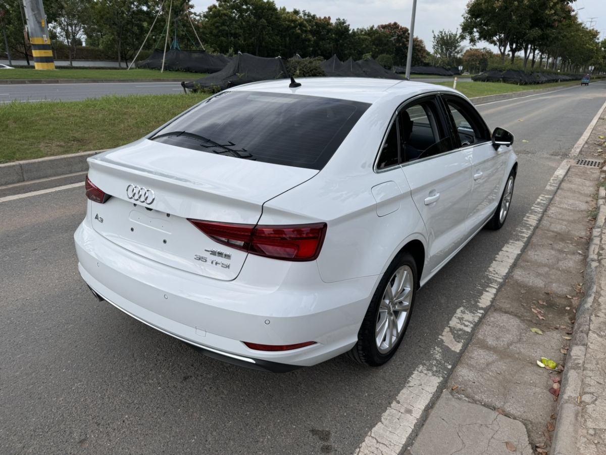 2019年2月奧迪 奧迪A3  2019款 Sportback 35 TFSI 進(jìn)取型 國VI