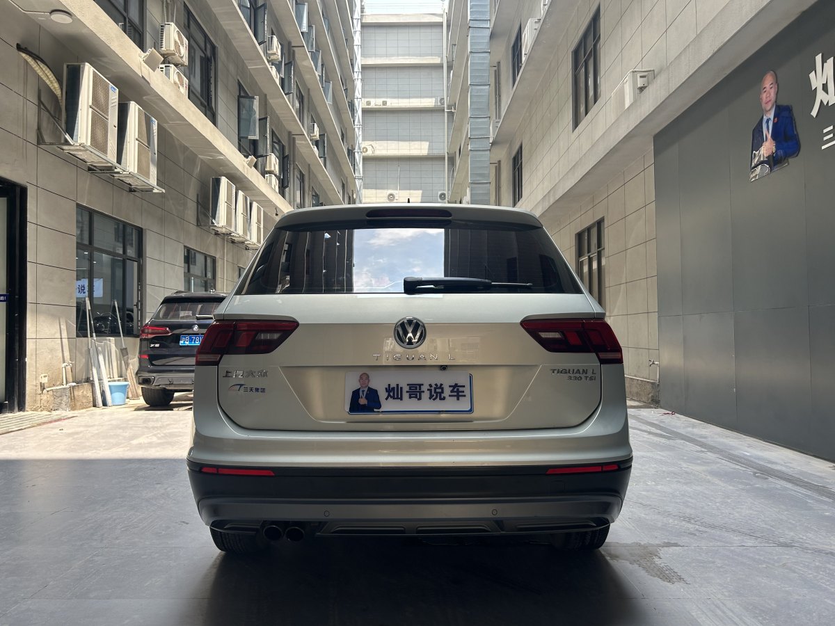 2017年8月大眾 途觀L  2017款 330TSI 自動(dòng)兩驅(qū)風(fēng)尚版