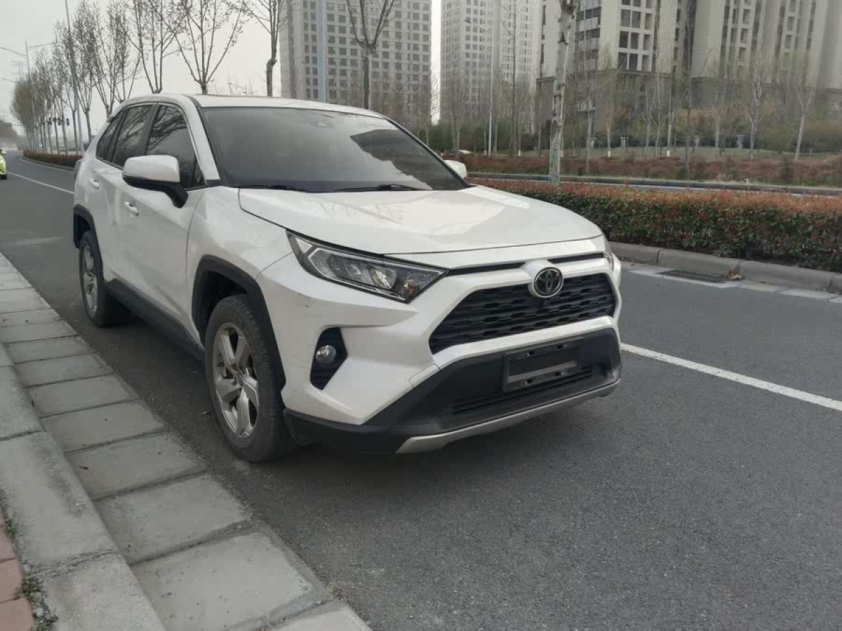 豐田 RAV4榮放  2020款 2.0L CVT兩驅(qū)風(fēng)尚版圖片