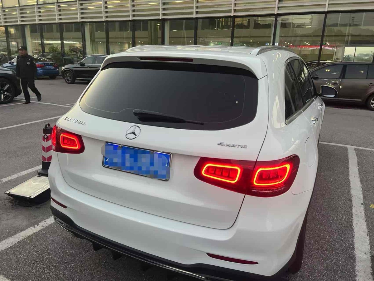 奔馳 奔馳GLC  2018款 改款 GLC 300 4MATIC 動感型圖片