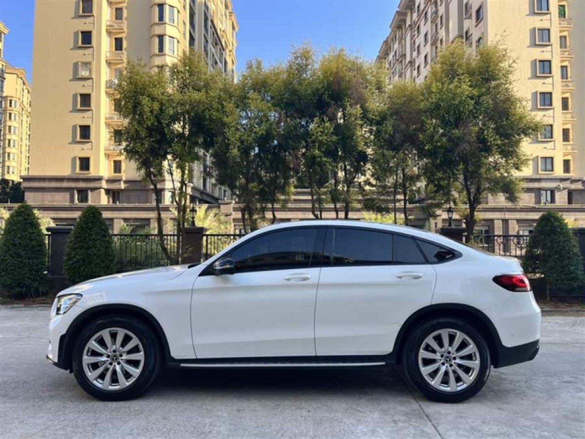奔馳 奔馳GLC  2021款 GLC 260 4MATIC 轎跑SUV圖片
