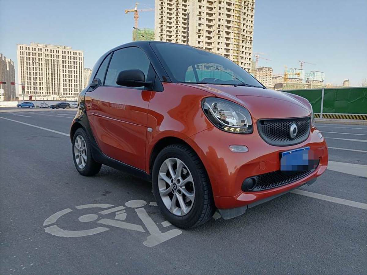 2016年10月smart fortwo  2015款 1.0L 52千瓦硬頂靈動(dòng)版