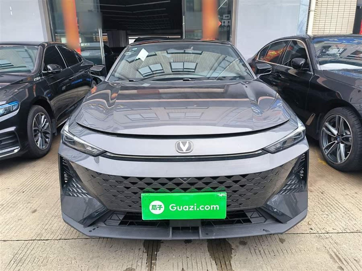 長安 長安UNI-V  2024款 1.5T 尊貴型圖片