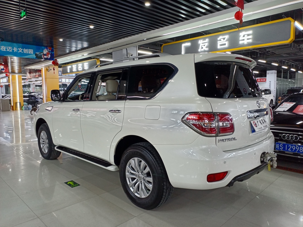 日產(chǎn) 途樂  2018款 4.0L 鉑金型圖片