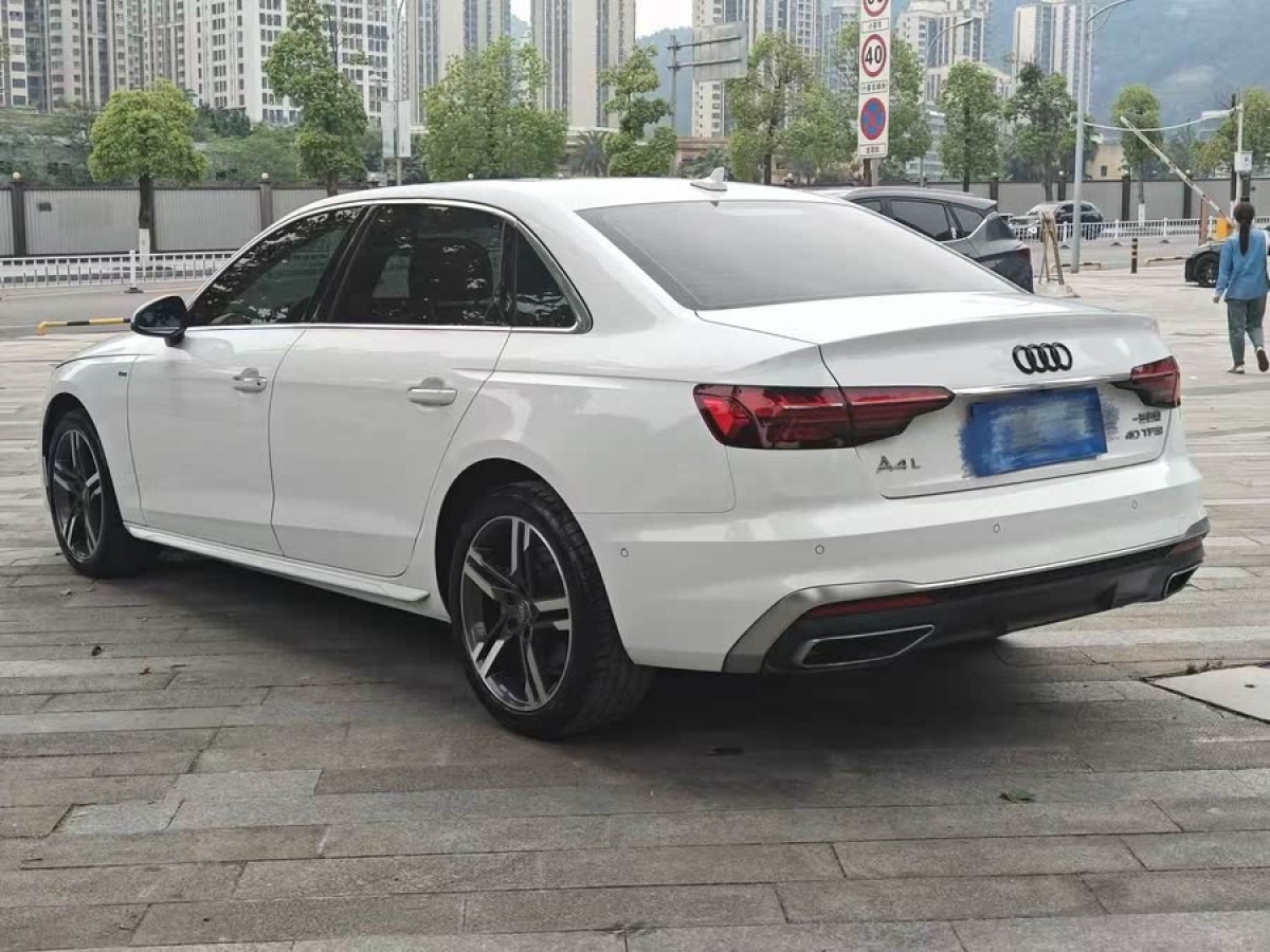 奧迪 奧迪A4L  2022款 40 TFSI 豪華動(dòng)感型圖片