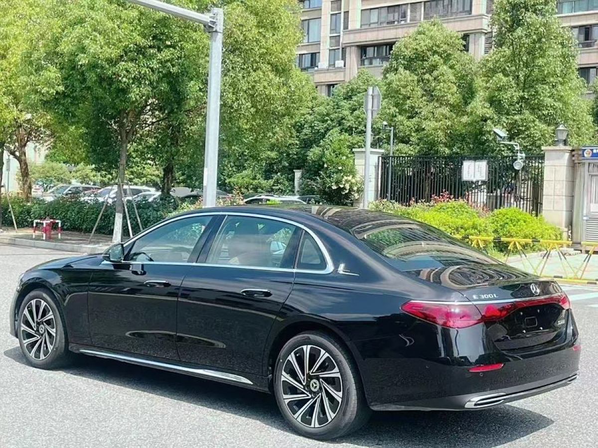 奔馳 奔馳E級(jí)  2024款 E 300 L 豪華型圖片