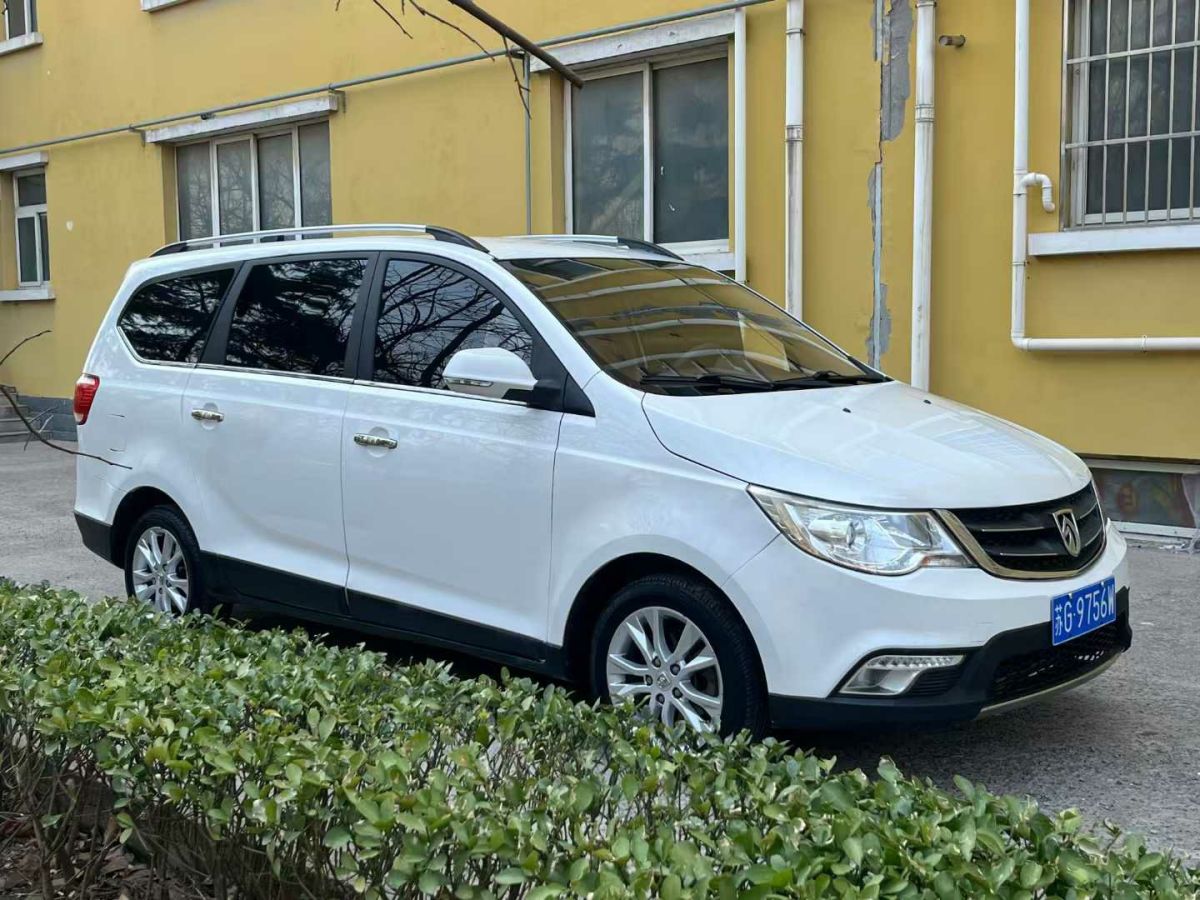 寶駿 730  2015款 1.8L 手動豪華導(dǎo)航ESP版 7座圖片