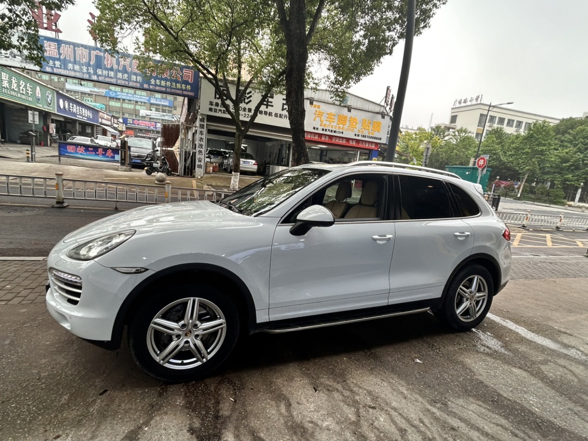 2014年4月保时捷 Cayenne  2014款 Cayenne Platinum Edition 3.0T