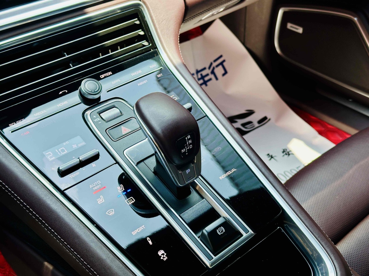保時(shí)捷 Panamera  2017款 Panamera 4 行政加長(zhǎng)版 3.0T圖片