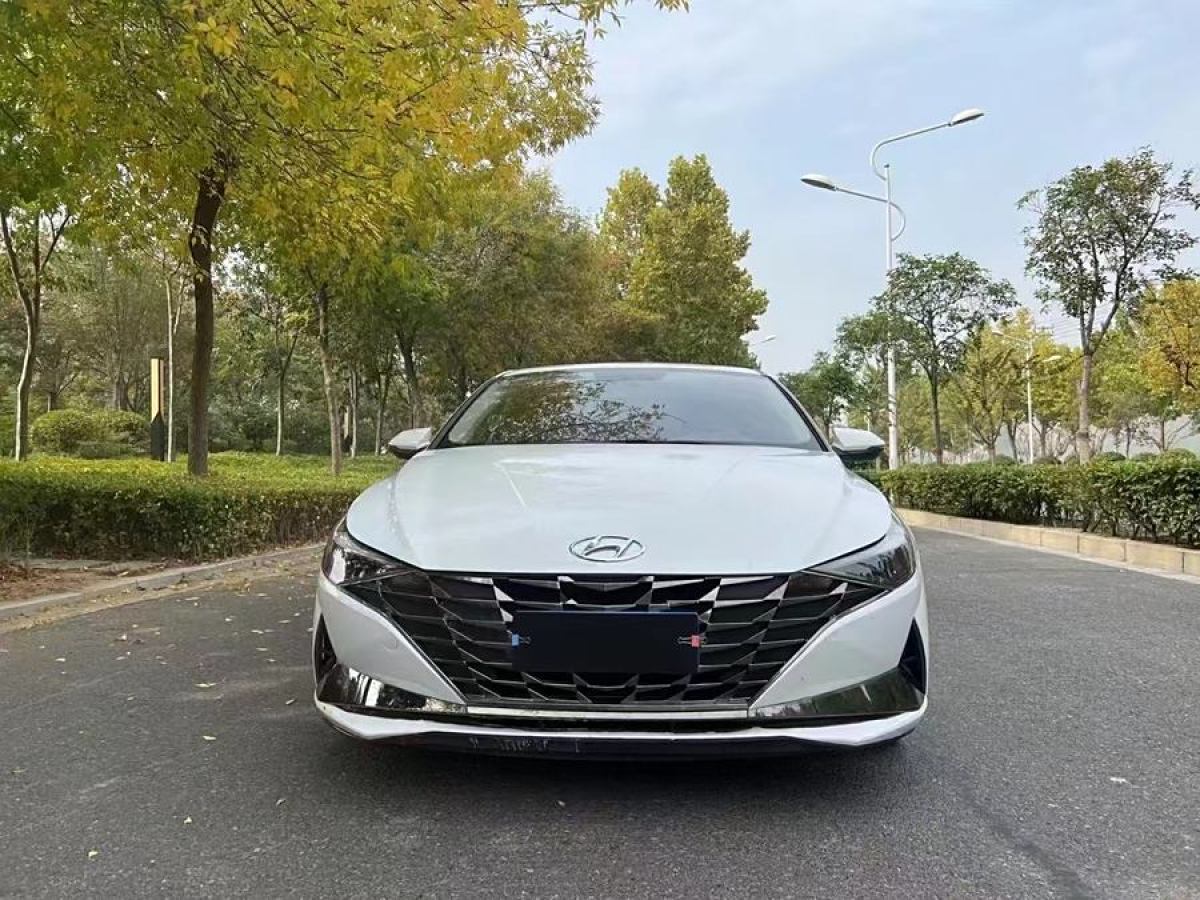 2022年2月現(xiàn)代 伊蘭特  2022款 1.5L CVT LUX尊貴版