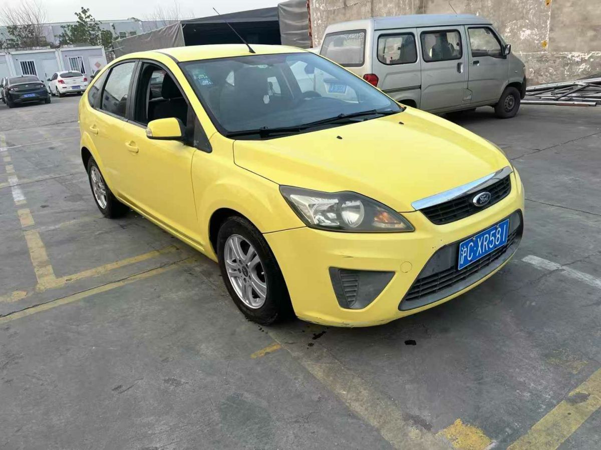 福特 ?？怂? 2015款 2.0T ST 標(biāo)準(zhǔn)版圖片