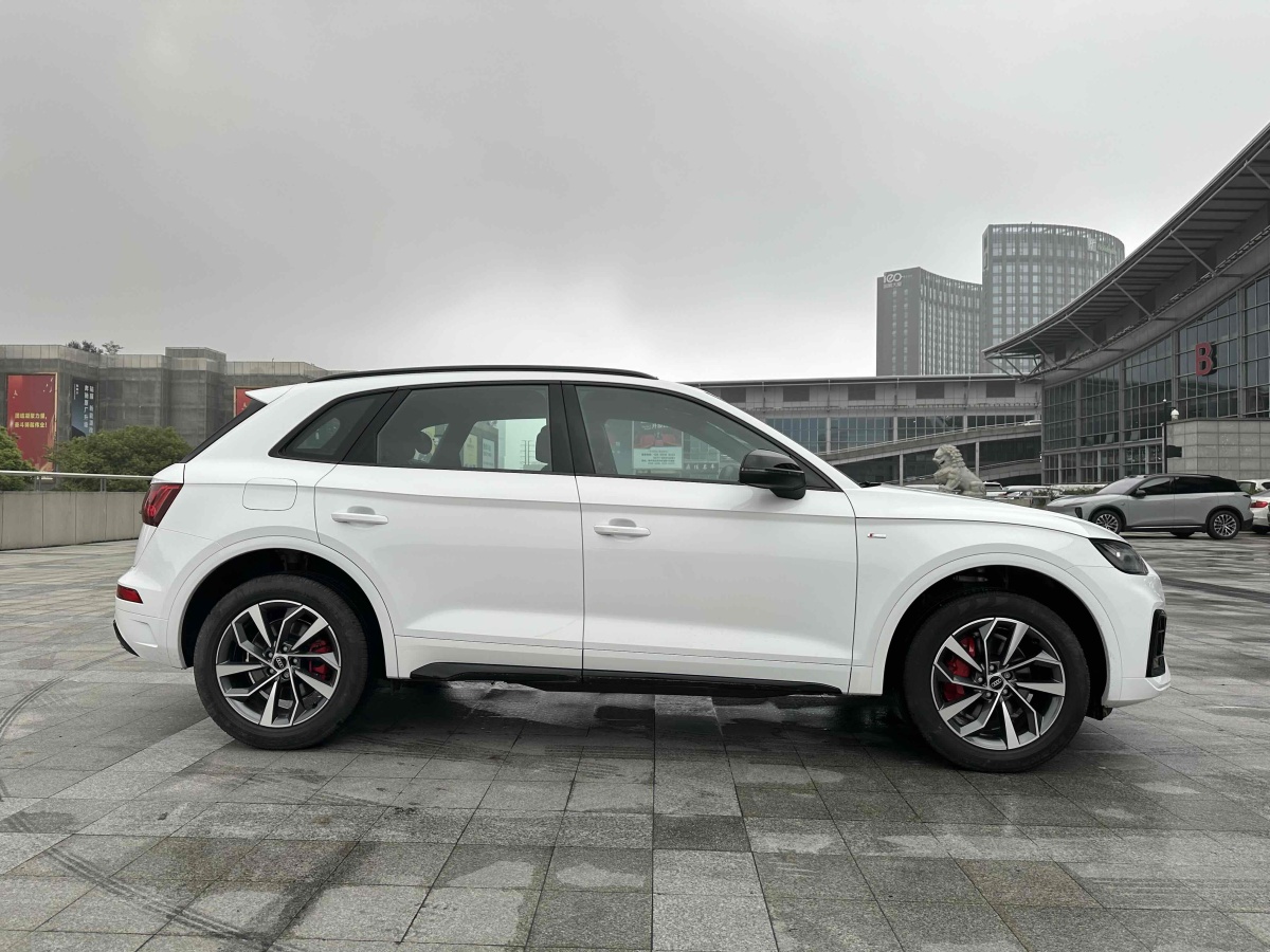 奧迪 奧迪Q5L  2024款 45 TFSI 豪華動(dòng)感型圖片