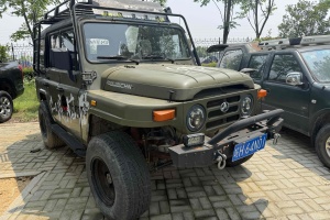 BJ 212 北汽制造 2.0L 方門 四驅(qū)豪華型 國V