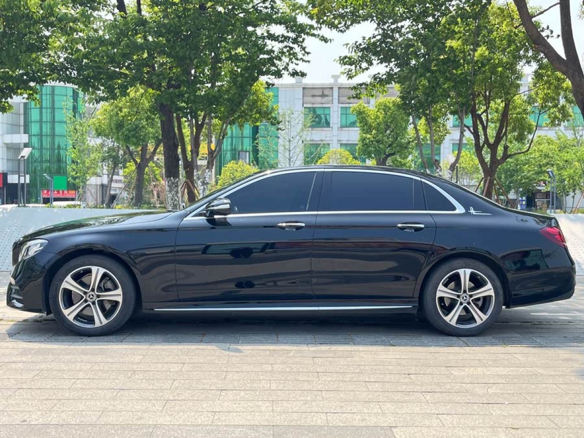奔馳 奔馳E級  2020款 改款 E 260 L 運動型圖片