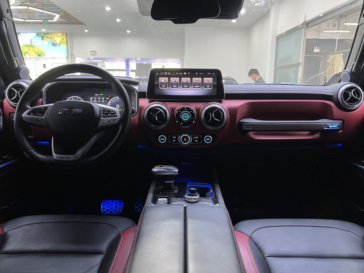 2020年11月北京 BJ40  2020款 2.0T 自动四驱城市猎人版至尊型