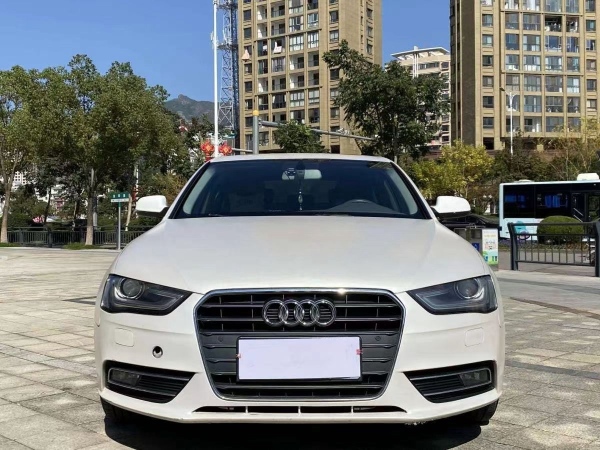 奥迪 奥迪A4L  2013款 35 TFSI 自动标准型