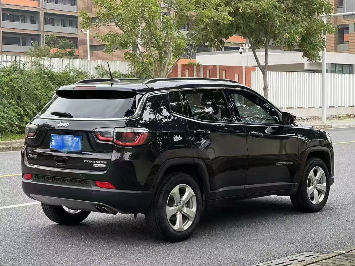 Jeep 指南者  2019款  220T 自動(dòng)家享版圖片