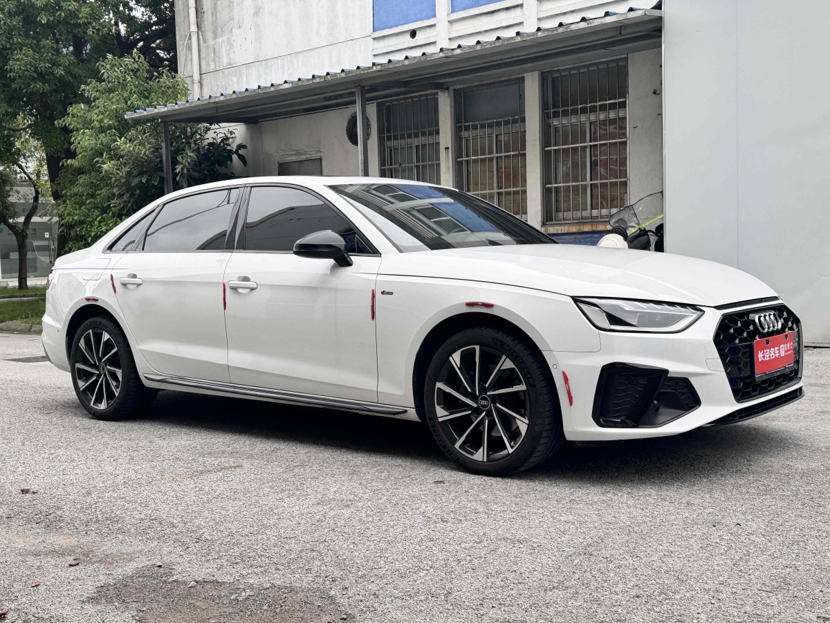 奧迪 奧迪A4L  2022款 40 TFSI 豪華動(dòng)感型圖片