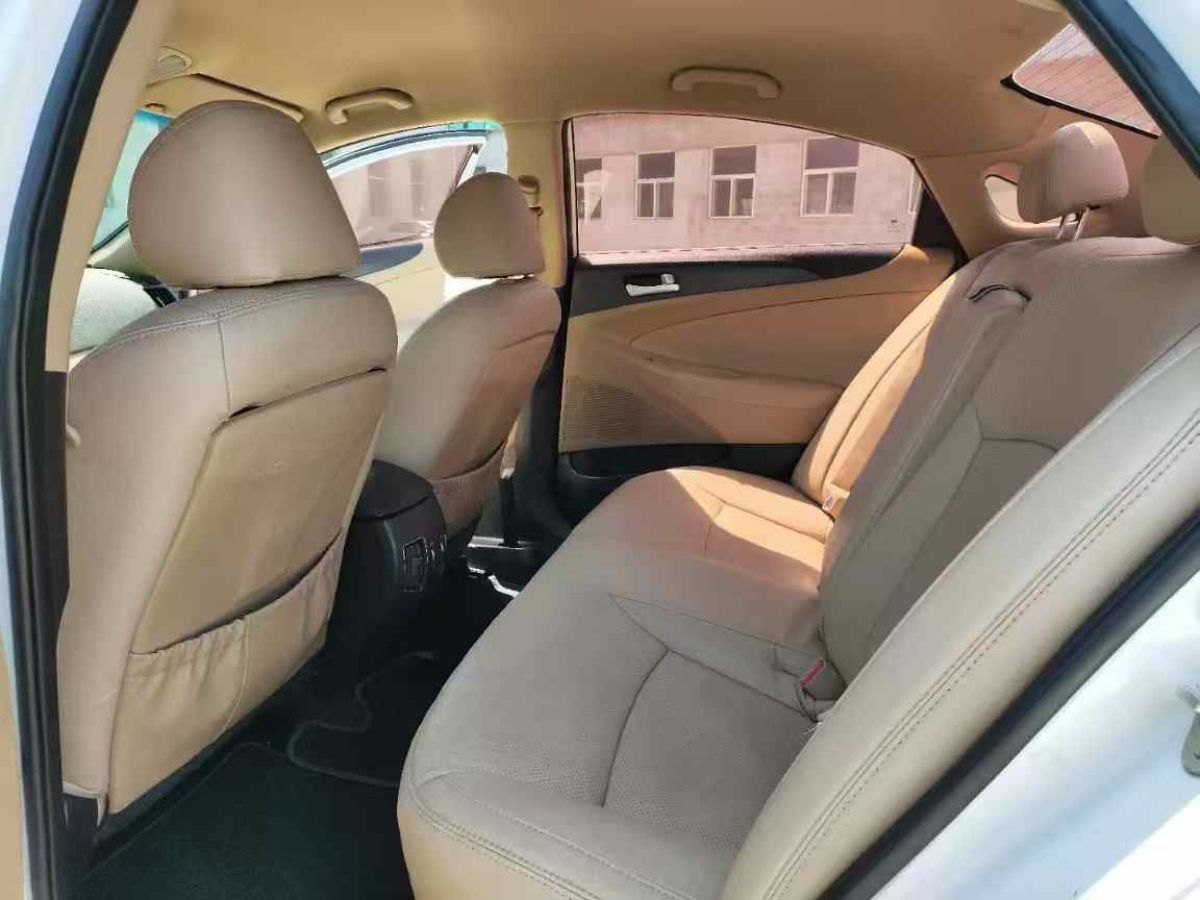 現(xiàn)代 朗動  2012款 1.6L 自動時尚型圖片