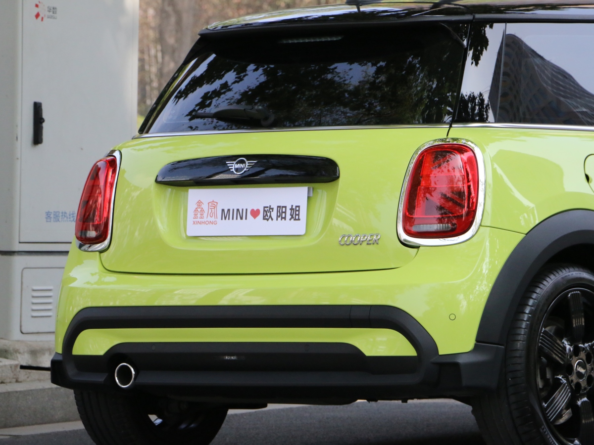 MINI MINI  2022款 改款 1.5T COOPER 艺术家图片