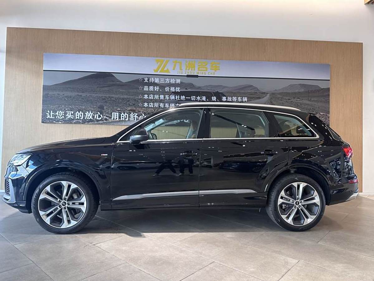 奧迪 奧迪Q7  2023款 55 TFSI quattro S line運(yùn)動(dòng)型圖片