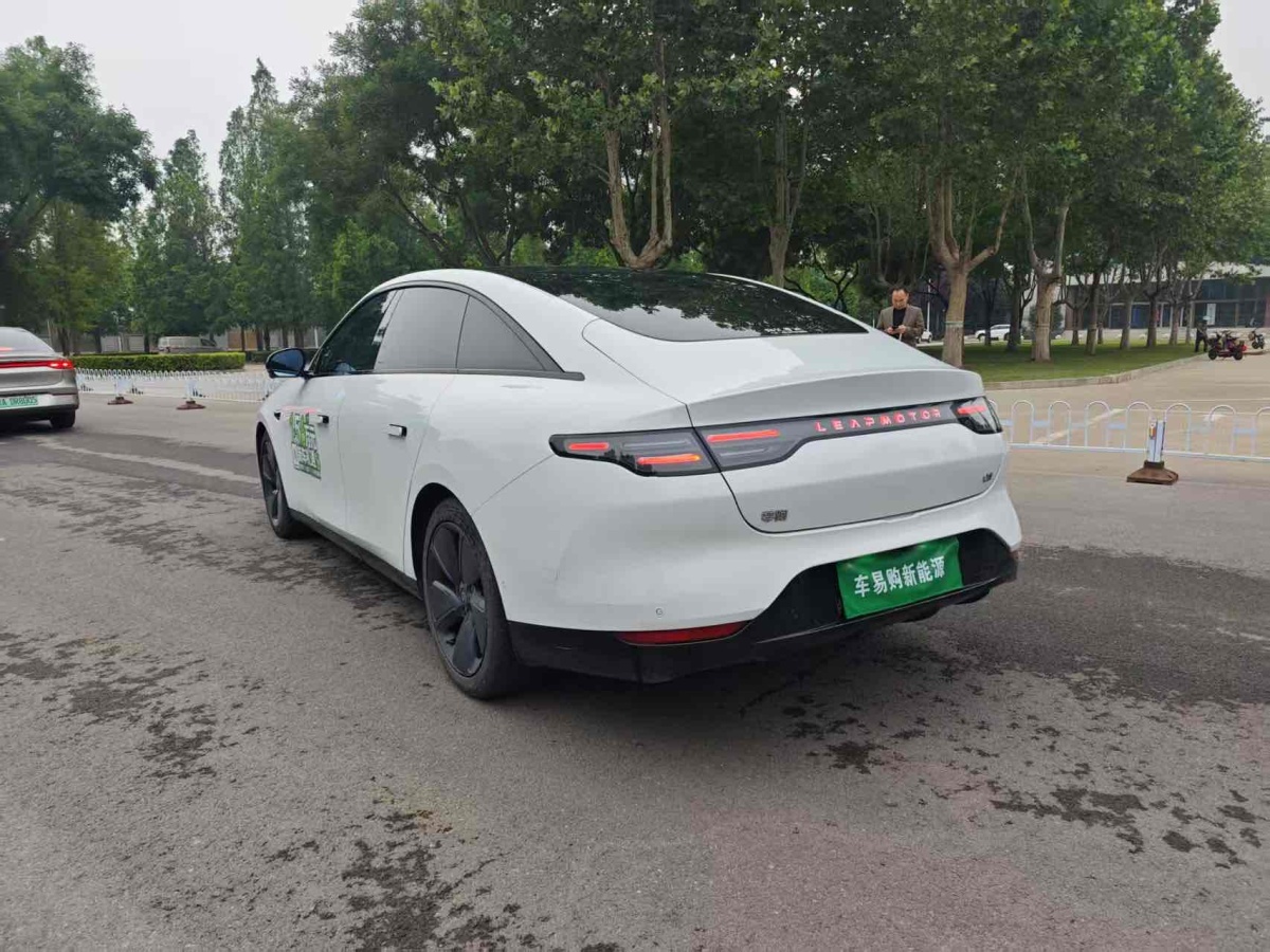 零跑 零跑C01  2022款 后驅(qū)超長續(xù)航版圖片