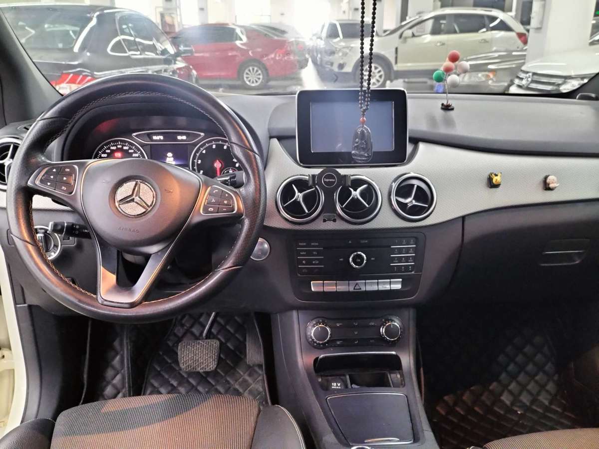 奔驰 奔驰B级  2015款 B 200 动感型图片