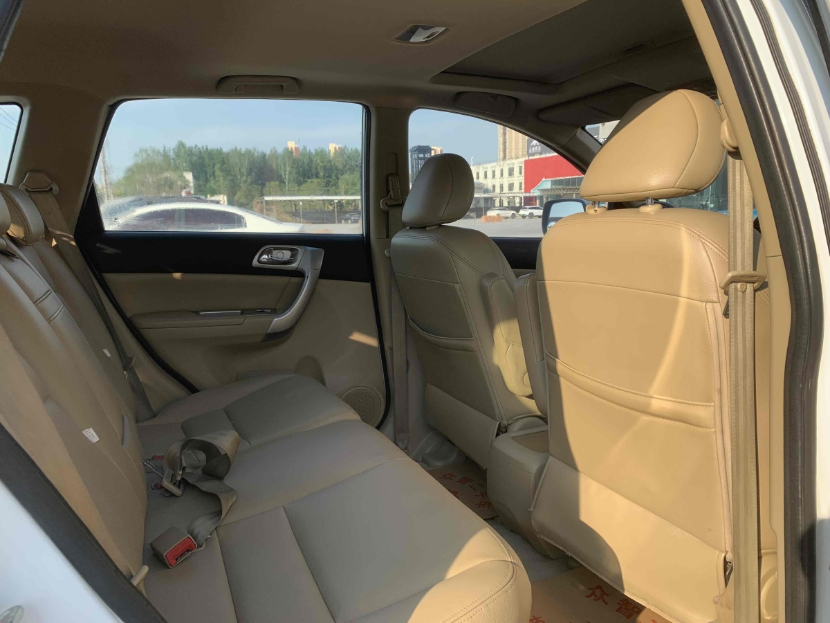 哈弗 H6  2013款 1.5T 手動四驅(qū)尊貴型圖片