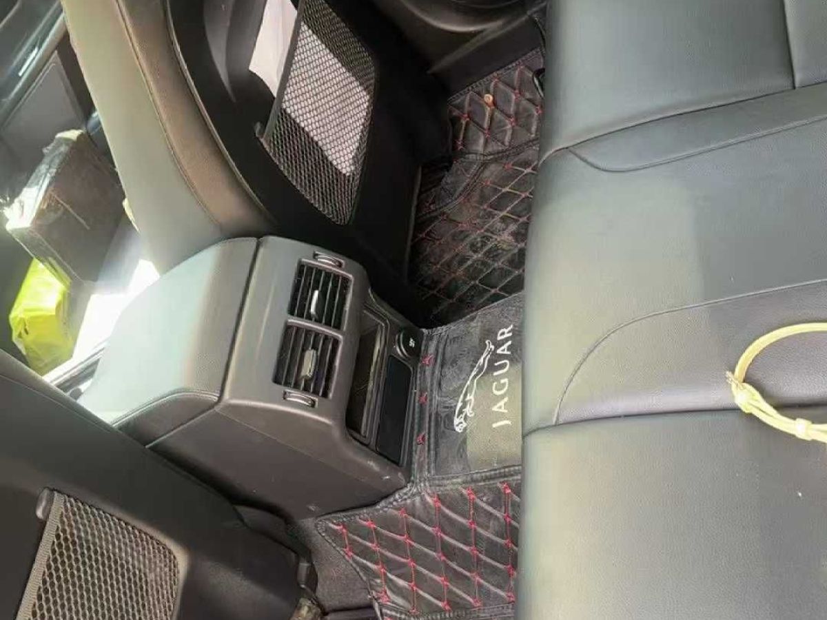 捷豹 XE  2019款 2.0T 300PS 四驅(qū)Landmark Edition圖片