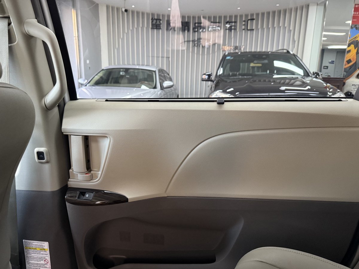 豐田 塞納  2006款 3.5L XLE 兩驅(qū)圖片