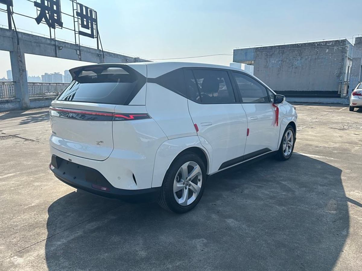 合創(chuàng) 合創(chuàng)Z03  2022款 510km 潮享版 135kW 64.23kWh圖片