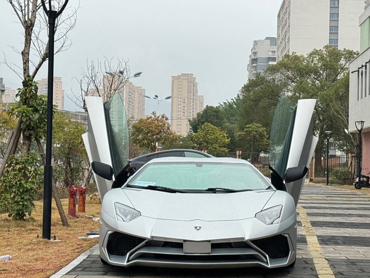 2013年6月蘭博基尼 Aventador  2011款 LP 700-4