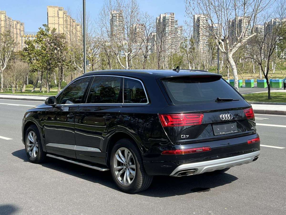 奧迪 奧迪Q7  2016款 45 TFSI 技術(shù)型圖片