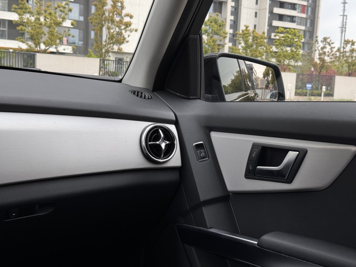 奔驰 奔驰GLK级  2014款 GLK 260 4MATIC 动感型图片