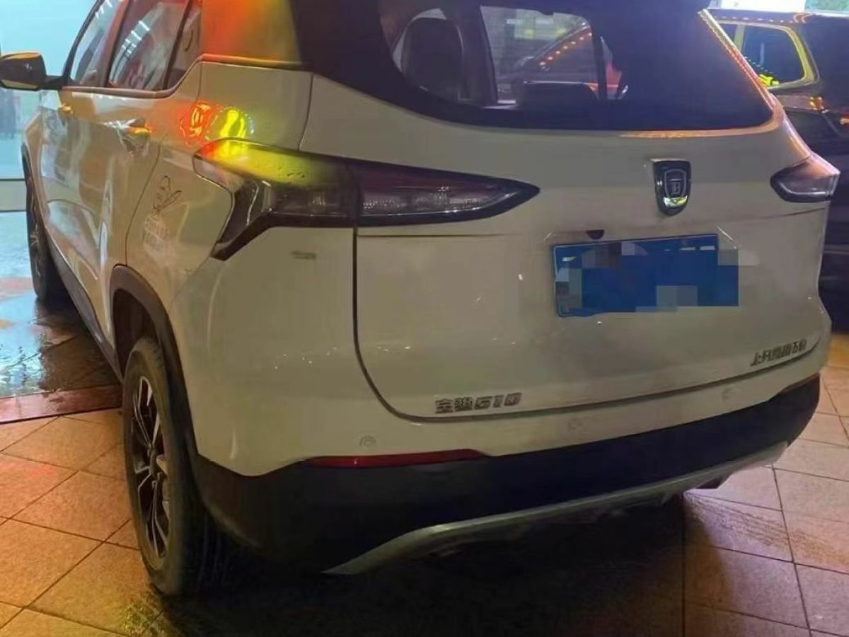 奔馳 奔馳A級(jí)  2020款 改款 A 180 L 運(yùn)動(dòng)轎車特殊配置圖片