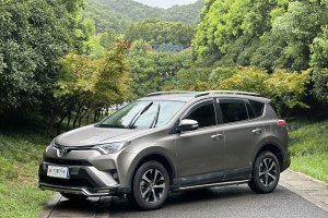 RAV4 丰田 荣放 2.0L CVT两驱风尚版