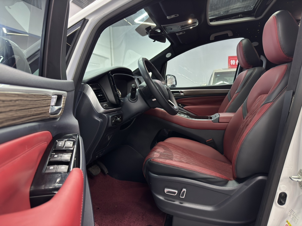 廣汽傳祺 M8  2023款 領(lǐng)秀系列 390T 尊享版圖片