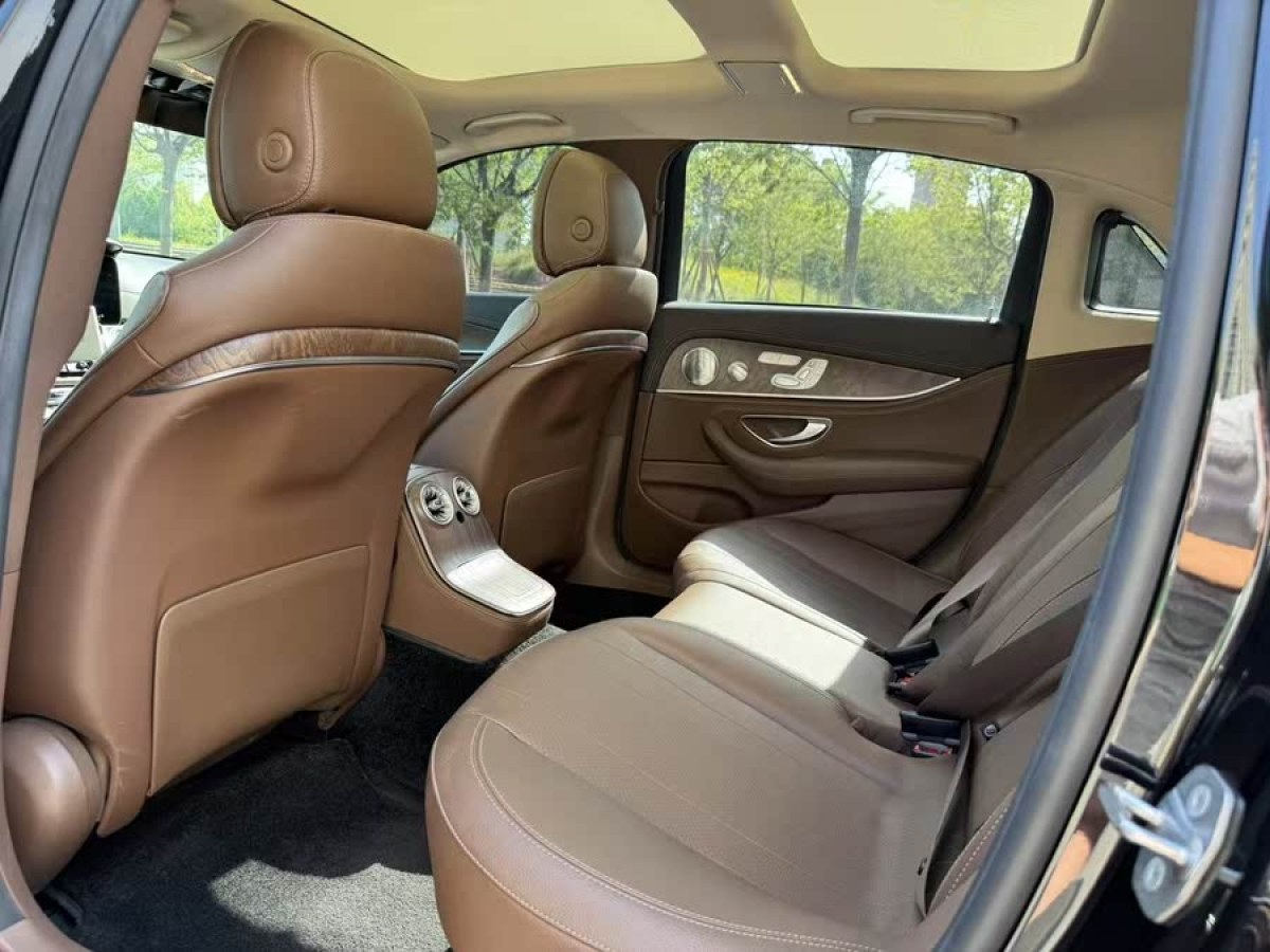 奔馳 奔馳E級(jí)  2021款 改款 E 300 L 豪華型圖片