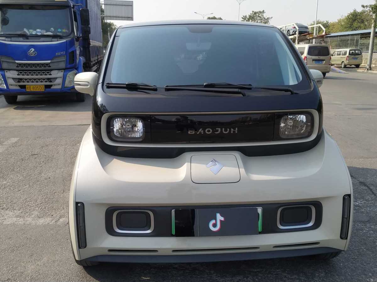 寶駿 寶駿KiWi EV  2022款 設(shè)計(jì)師輕享版 三元鋰圖片