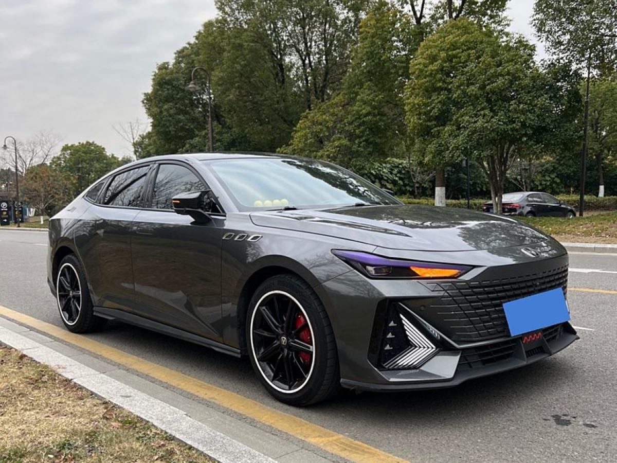 長(zhǎng)安 長(zhǎng)安UNI-V  2022款 1.5T 尊貴型圖片